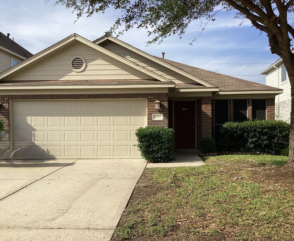 Primary Photo - 2407 Aspen Dale Dr