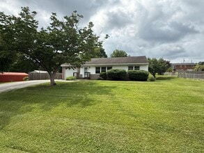 Building Photo - 607 Ridgeview Dr