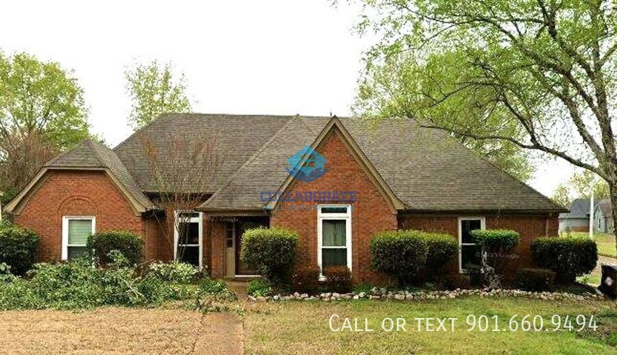 Foto principal - 8711 Oak Trail Ln