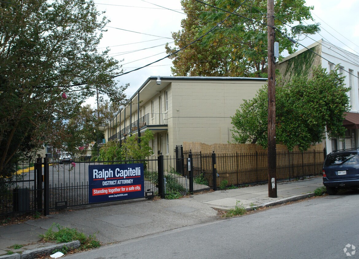Building Photo - 1919 Sophie Wright Pl