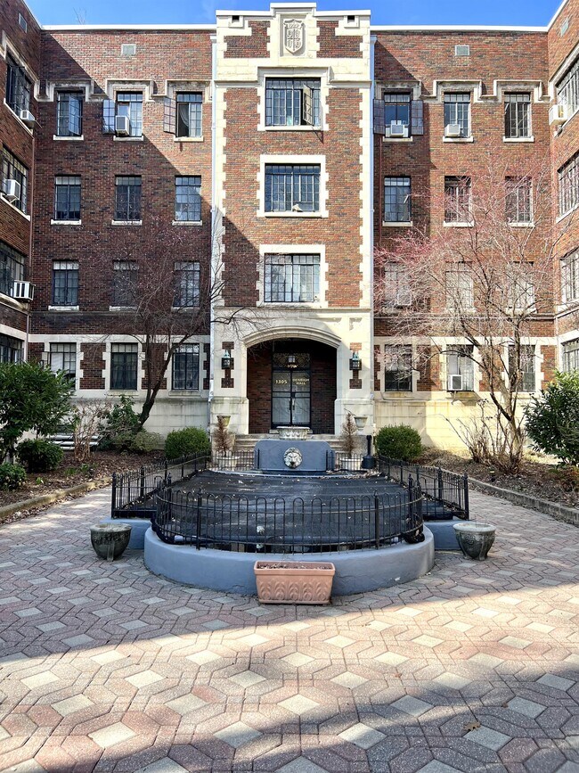 Foto del edificio - 1305 N Broom St