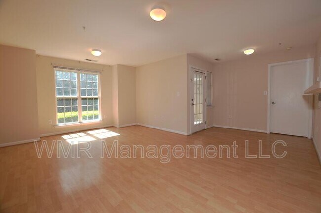 Foto del edificio - 9849 Campus Walk Ln