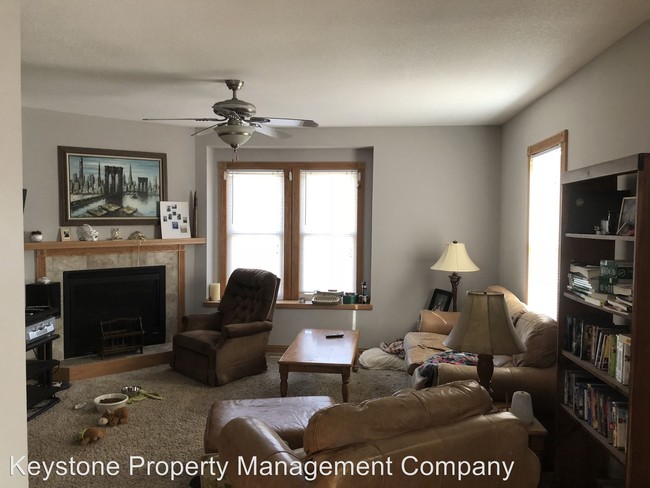 Foto del edificio - 3 br, 3 bath House - 830 E. Fairchild Street