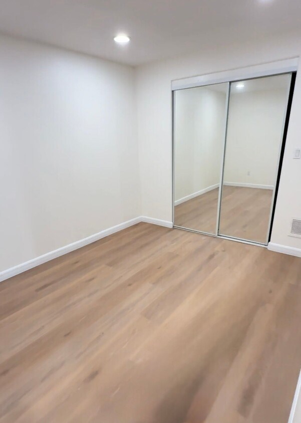 Foto del edificio - 1823 Armour Ln