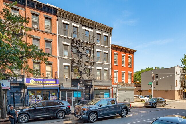 Building Photo - 461 Dekalb Ave