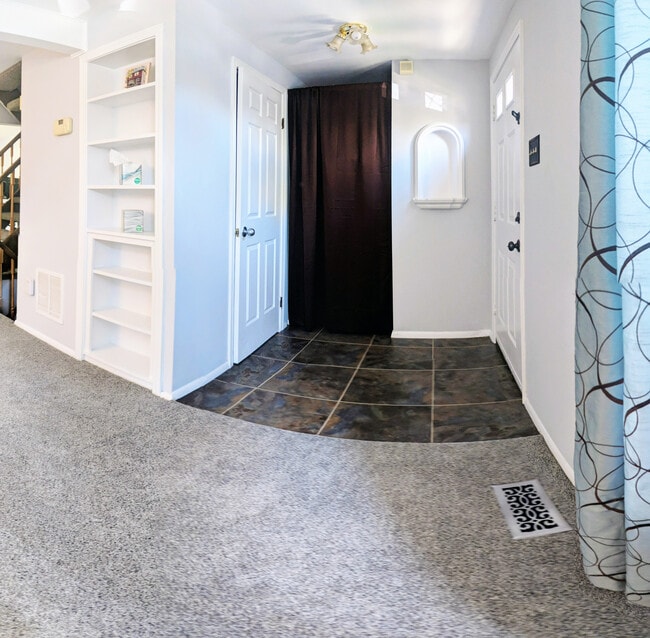 Foto del edificio - 5395 Harbor Court Dr