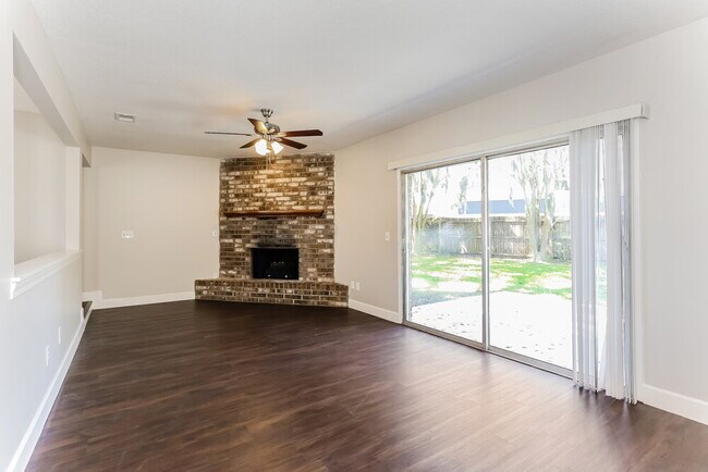 Building Photo - 2633 Grafton Dr