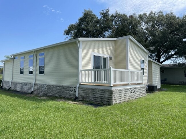 Foto del edificio - 34882 Blue Starling St
