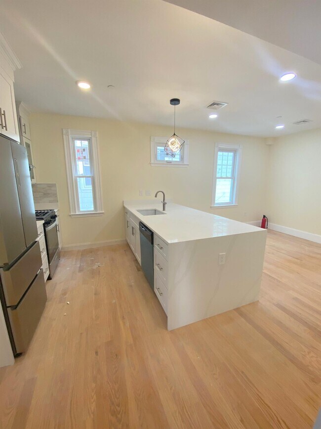 Foto del edificio - 32 Putnam Ave