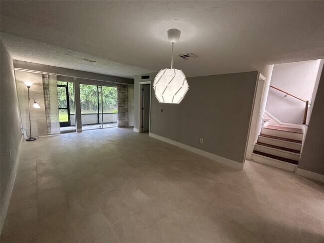 Foto del edificio - 8131 Lagos de Campo Blvd
