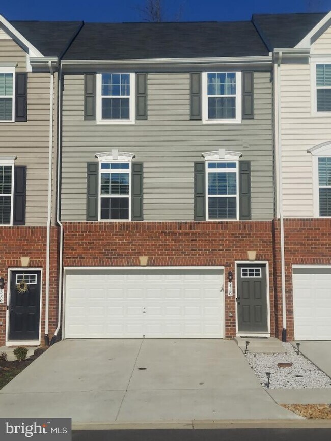 Building Photo - 318 Landing Dr