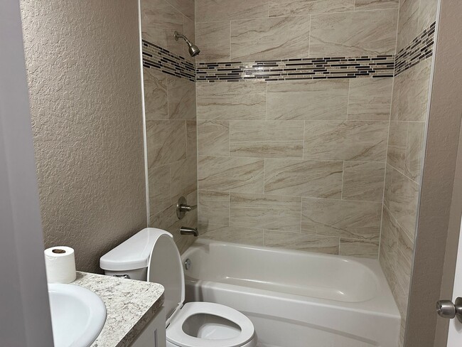 Foto del edificio - 2 Bedroom 2 Bathroom in Winter Haven