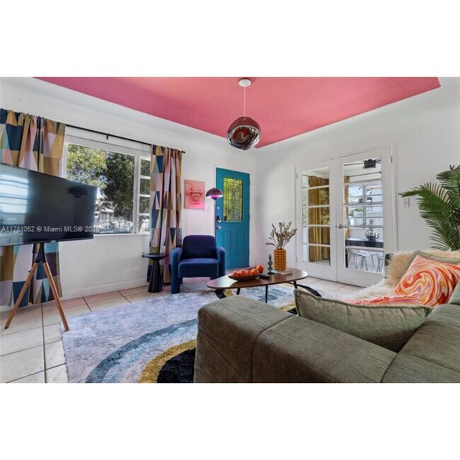 Foto del edificio - 260 NE 45th St