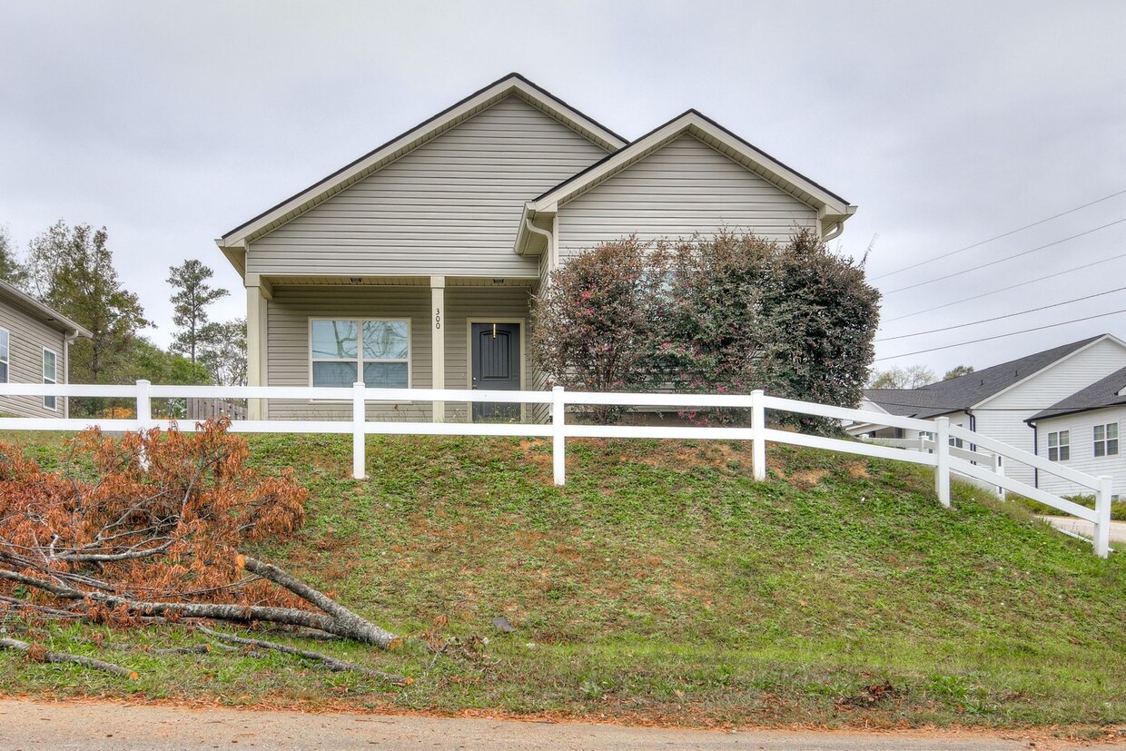 Primary Photo - 3 Bedroom Ranch in Grovetown