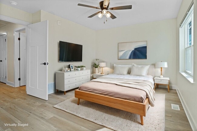 Foto del edificio - 3 Bed / 2.5 Bath Townhome w/Deck, Walkout Finished Basement, 9' Ceilings, Quartz Tops, Stainless ...