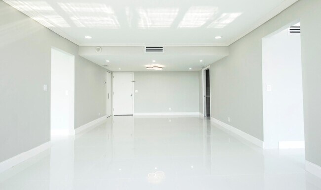 Building Photo - 2400 Presidential Way