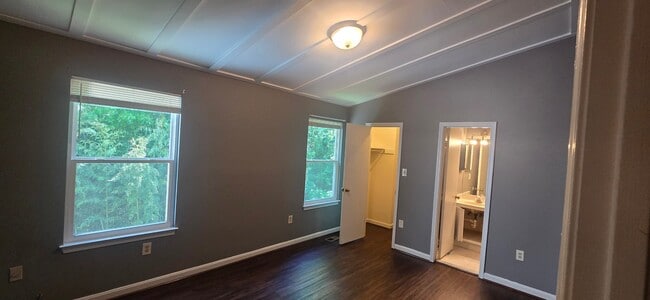 Building Photo - 14630 London Ln
