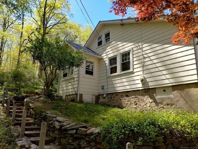 Building Photo - 15 Laurel St