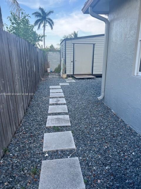 Foto principal - 0000 SW 56th St