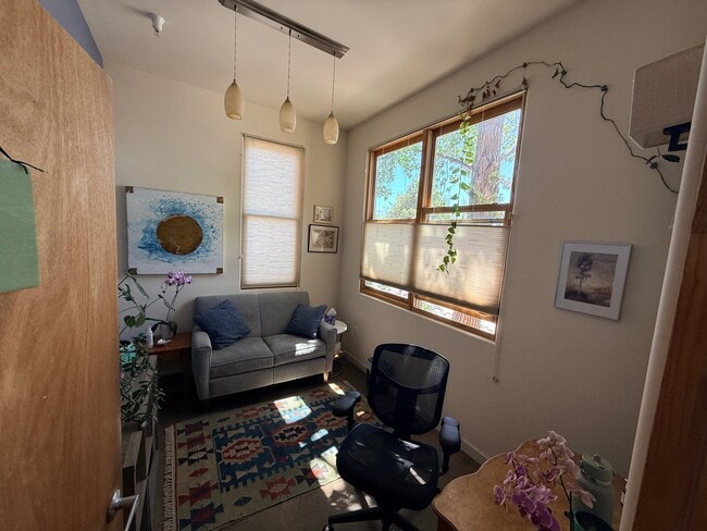 Building Photo - 1012 Marquez Pl