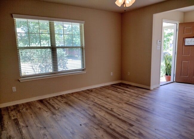 Living Area - 126 Preston Trl