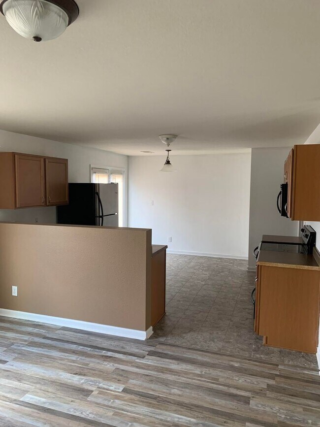 Building Photo - 3 br, 2 bath House - 113 Farmington Drive