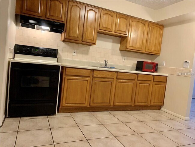 Foto del edificio - 15701 Waverly St