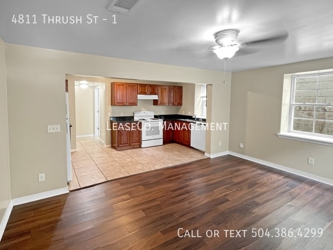 Foto del edificio - 4811 Thrush St