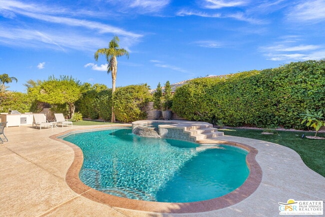 Foto del edificio - 4 Hillcrest Dr