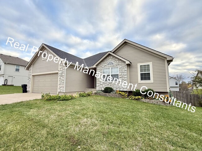 Building Photo - 4 Bedroom Home in Pleasant Hill