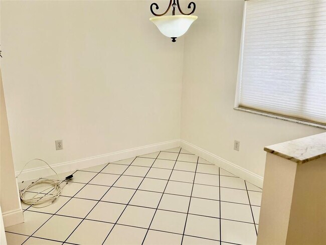 Building Photo - 9587 Weldon Cir