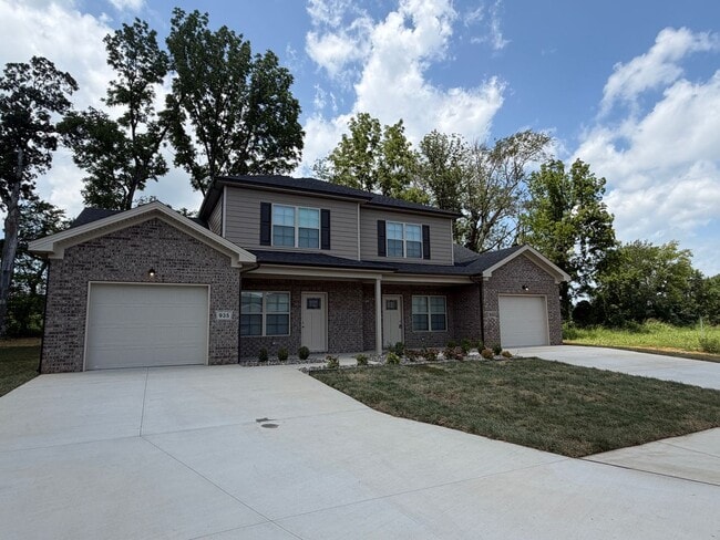 Building Photo - 933-935 Rodeo Ln
