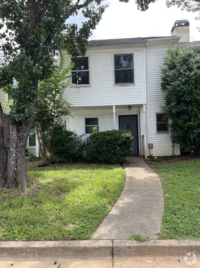 Building Photo - 2184 Wellington Cir