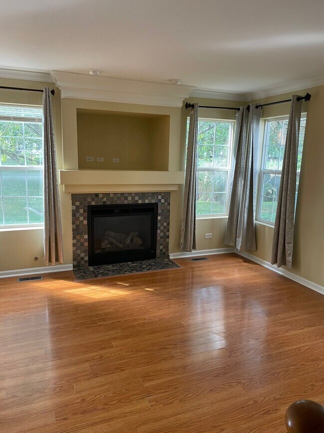 Living room - 2496 Stoughton Cir
