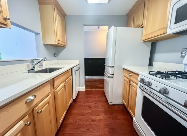 Building Photo - 1619 Spruce St