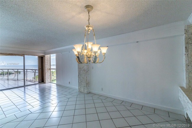 Foto del edificio - 2843 S Bayshore Dr