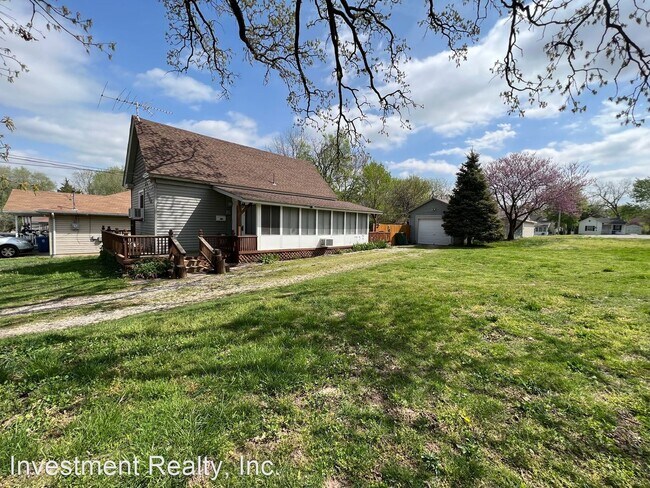 Building Photo - 2 br, 1 bath House - 2120 N East Ave