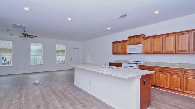 Building Photo - 11118 Beverley Pk St