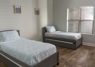 Building Photo - 13321 Lake Breeze Ln