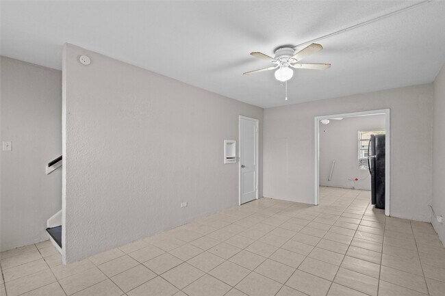 Building Photo - 818 3rd Ave N