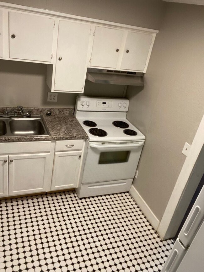 Building Photo - Cozy 1 Bed 1 Bath