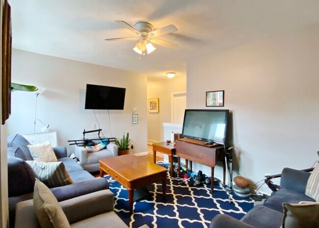 Foto del edificio - 149 Cottage St