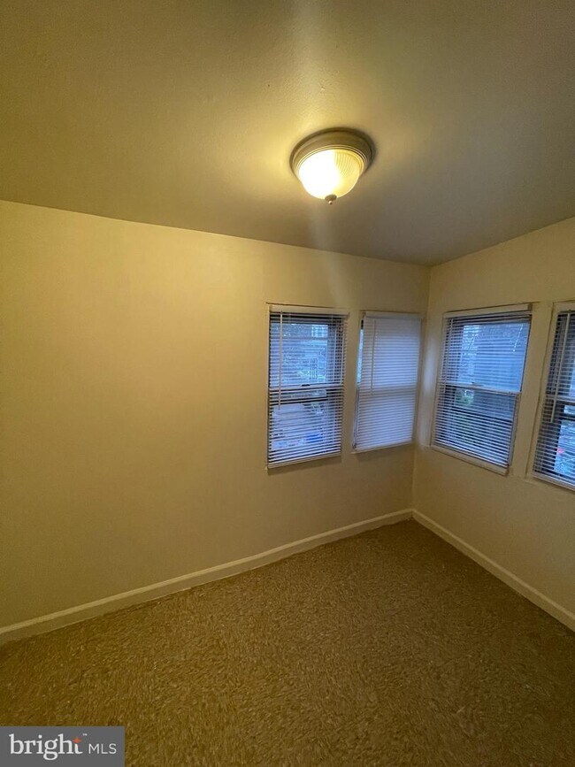 Foto del edificio - 1103 Lindley Ave