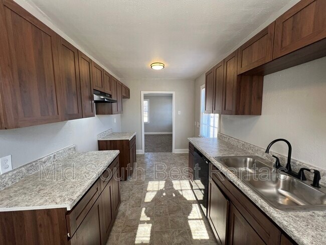 Foto del edificio - 1071 Springdale St