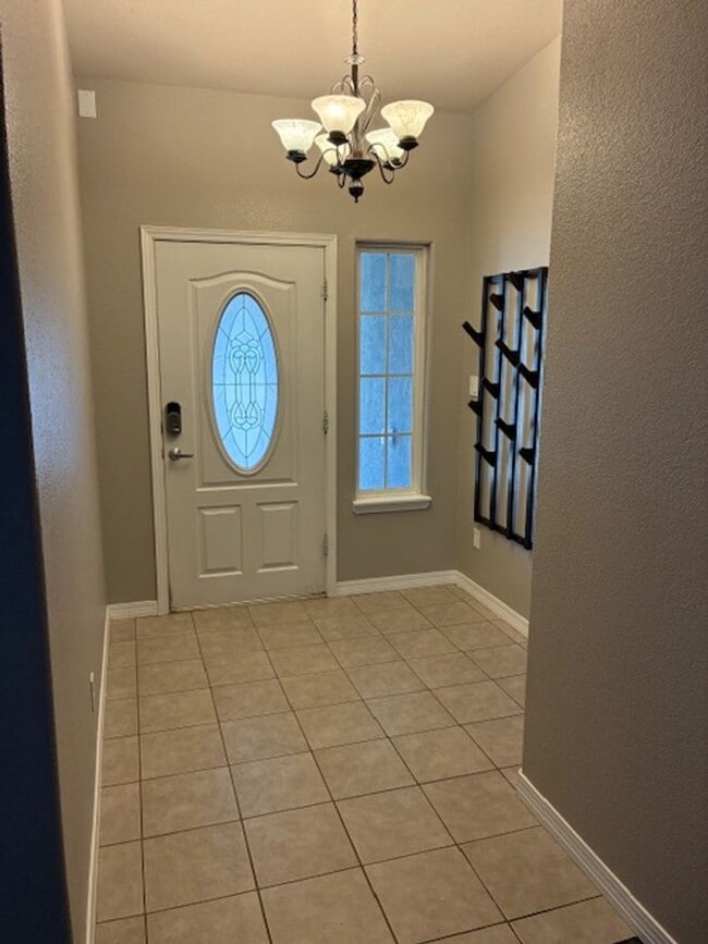 Building Photo - 2104 Hali Ln