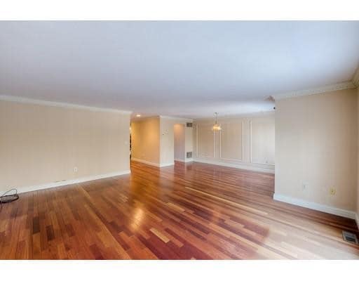 Building Photo - 807 Kittering Way