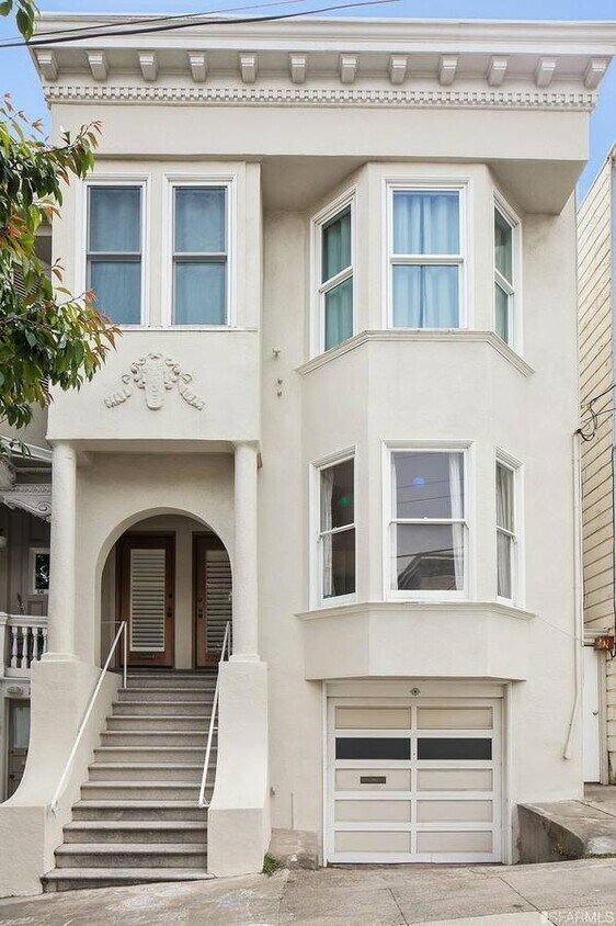 Primary Photo - 22 Parsons St