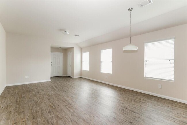 Building Photo - 197 Spring Meadows Cir