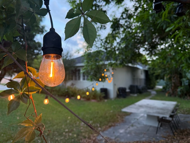 Side - 934 SW 8th Ct House