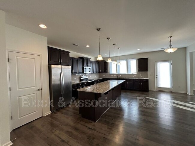 Building Photo - 4037 Pursuance Ct